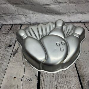 Wilton Bowling A Strike Aluminum Cake Pan